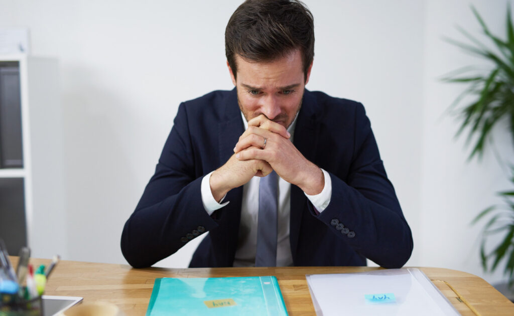 Homme indécis-contradictoire